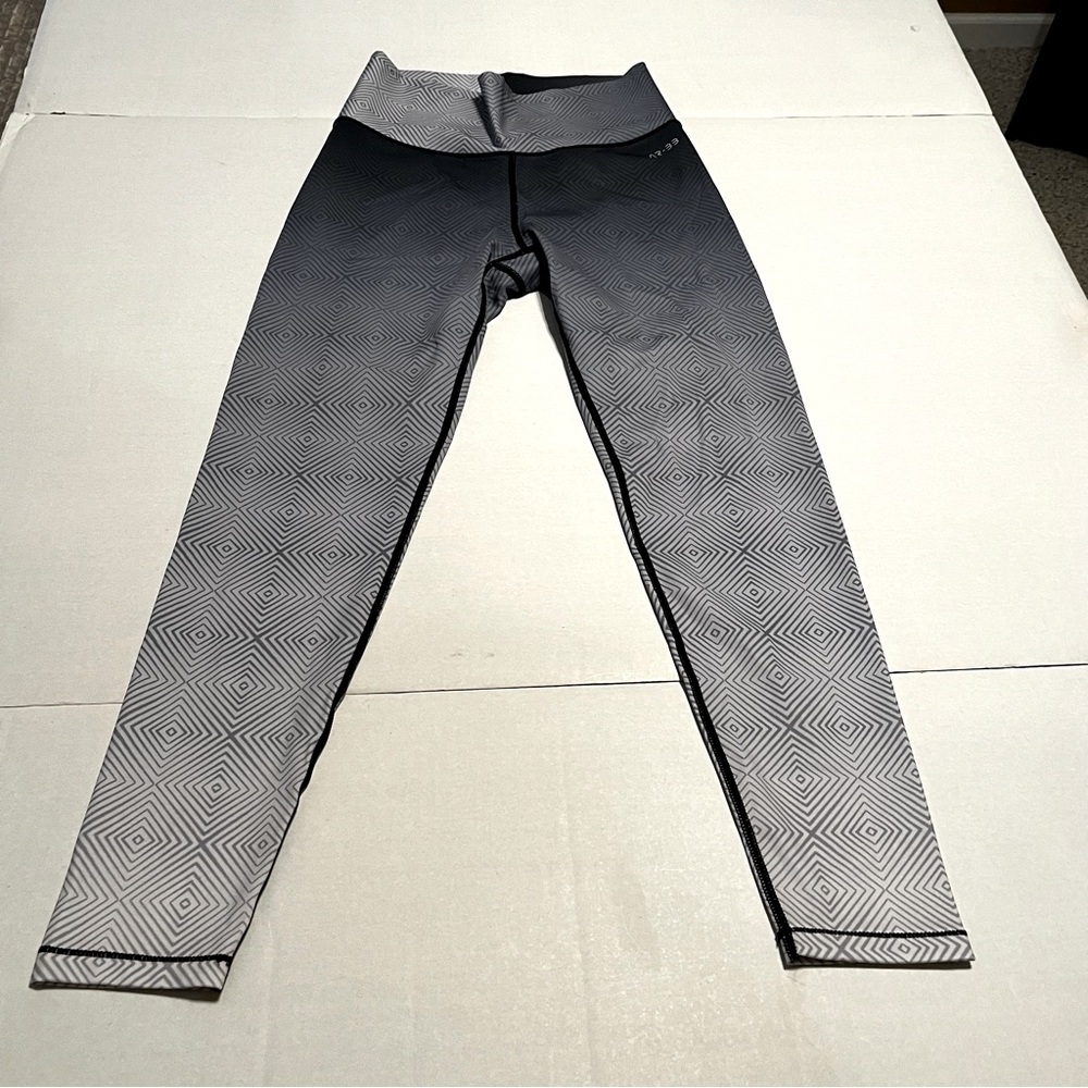 AR-33 Womens Size Small Multi Gray Black Leggings Athletic Workout Activewear‎